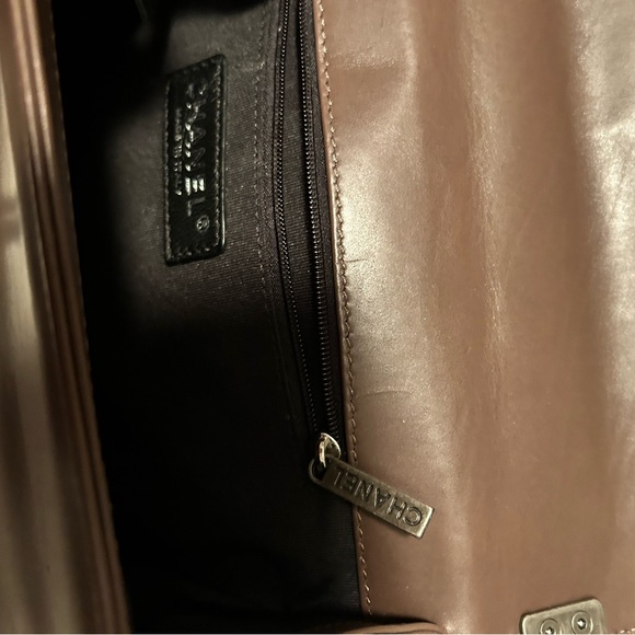 Luxury Two-Tone Leather Shoulder Bag aged hardware - Picture 9 of 11